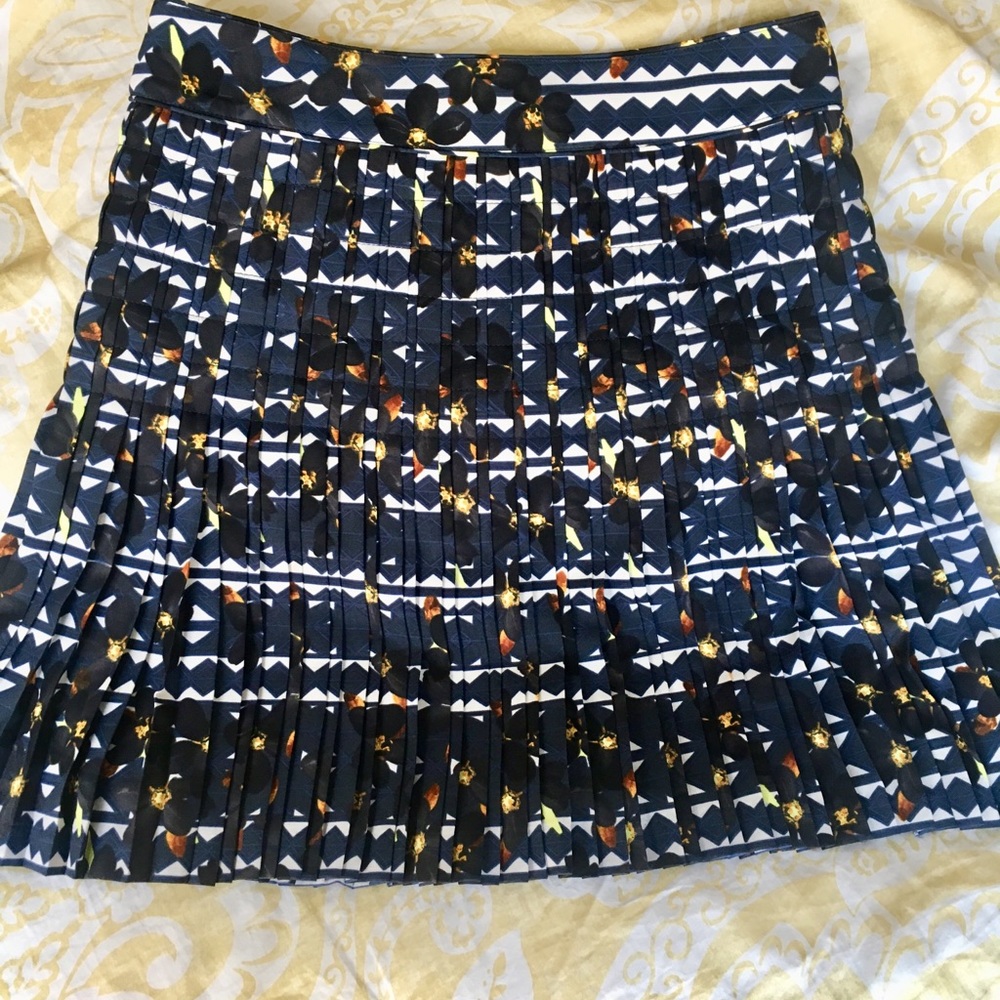 J Crew Pleated Skirt Size 2 Navy